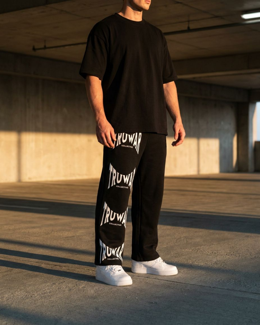 TRUWAR Collective Heavyweight Graphic Sweatpants – Pitch Black